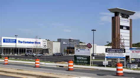 Christiana Fashion Center
