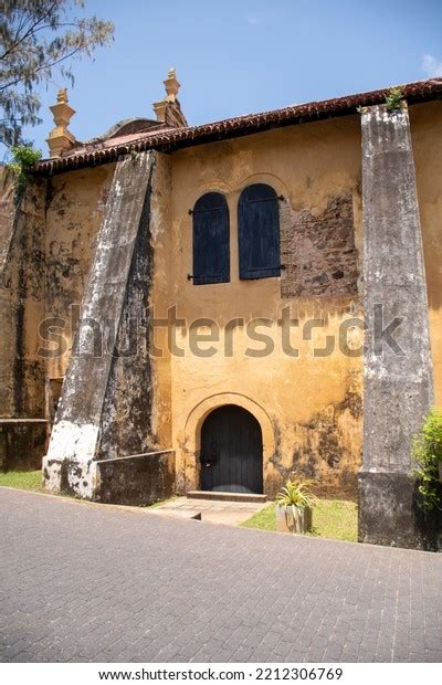 Building Inside Side View 的图像结果