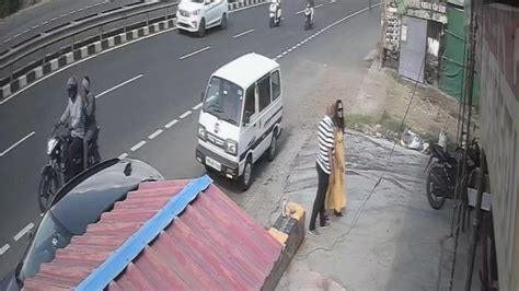 चंद सेकंड में गाड़ी से गायब हो गया 500000 रुपये से भरा बैग, नागपुर से ...