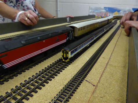 Model Train Engine Test Track 的图像结果