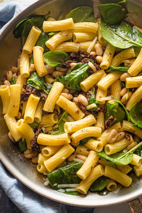 Tuscan Pasta with Cannellini Beans (15 Minute Meal!) - Nourish and Fete
