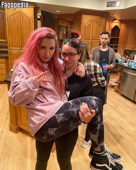 Sophie Burrell Nude Patreon Leaks - Photo #3204714 - Fapopedia