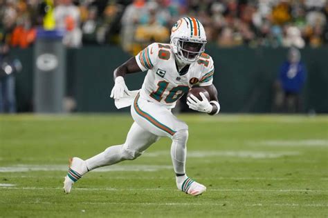 Dolphins WR Tyreek Hill, Olympic gold medalist Noah Lyles agree to race ...