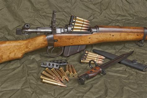 HENRY DICKSON: 246. CARABINE LEE-ENFIELD