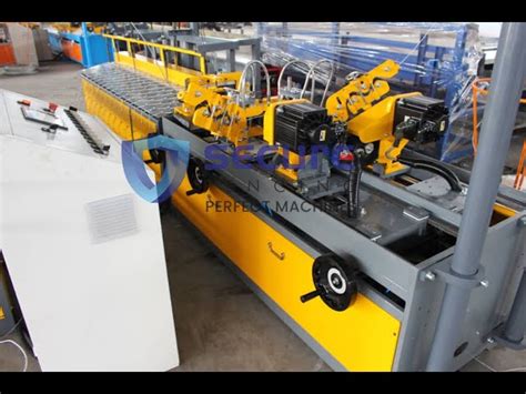 Automatic Double Wire Chain Link Fencing Machine - Double Wire ...