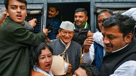 उत्तराखंड के पूर्व CM हरीश रावत की तबीयत बिगड़ी, देहरादून के मैक्स ...