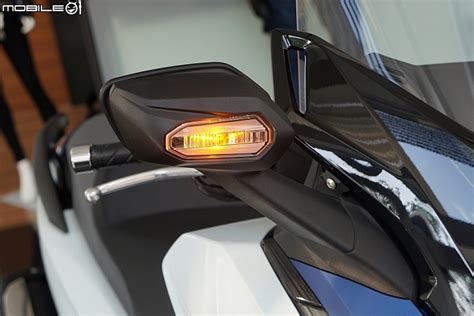 [採訪]外型科技大幅提升 2018 HONDA NSS300 ABS 抵台展示 - Mobile01