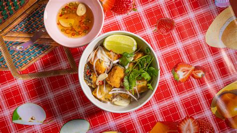 Holy Basil Atwater Village | Restaurants in Atwater Village, Los Angeles