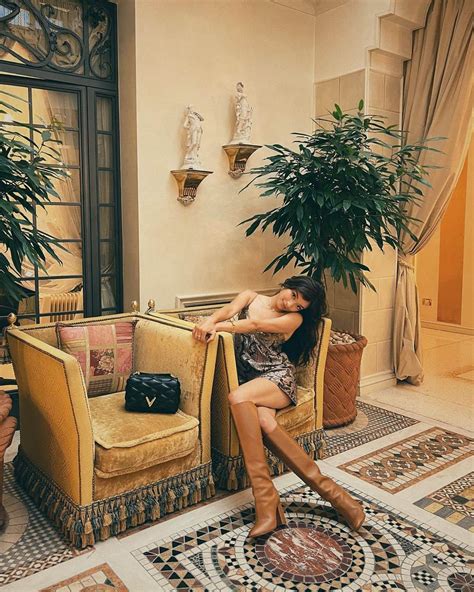 ローラさんのインスタグラム写真 - (ローラInstagram)「My beautiful memories at the Isola ...