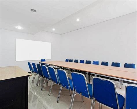 REDDOORZ PLUS @ JALAN PEMUDA JAKARTA - Guesthouse Reviews, Photos, Rate ...