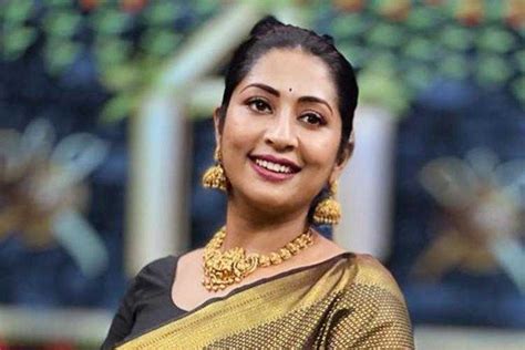 Navya Nair Actress Movies Height Hobbies Awards Family