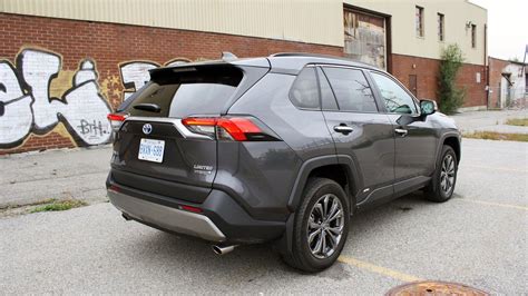Toyota RAV4 Hybride Limited 2022 : essai routier | AutoHebdo.net