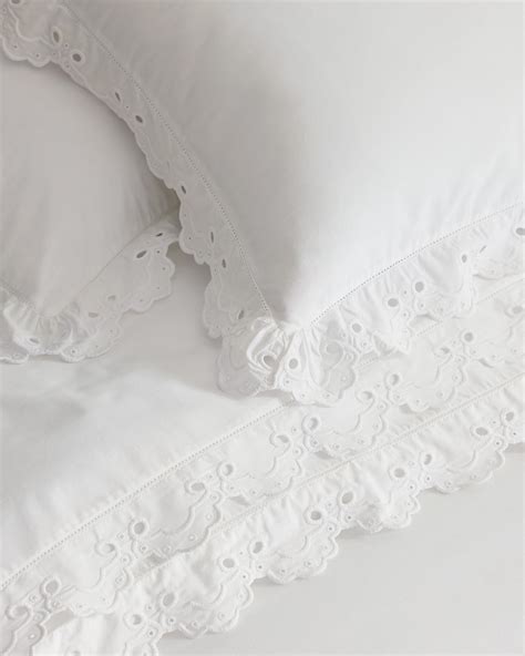 Bedding-Bundle-White-Antibes-Eyelet-Percale-Duvet-Shams-brand-x0712_CV1