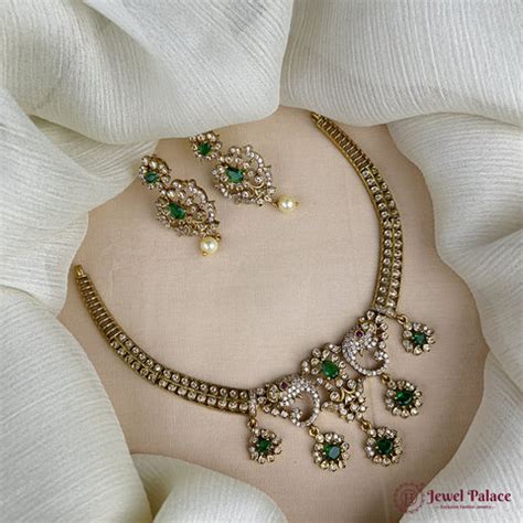 Jewel Palace Traditional Pearl & Stone Mathapatti Maang Tikka