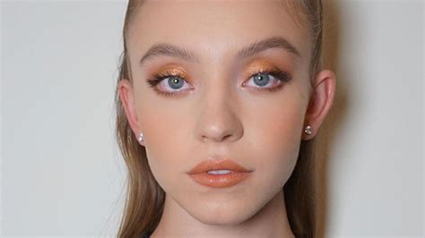 Copper eyeshadow is the autumn makeup trend that's giving cozy glam ...