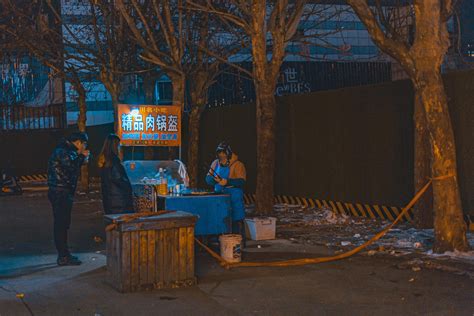 河北保定 朝阳大街夜景 一线品牌这里都有