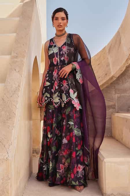 Buy Floral Embroidered Kurta Gharara Set by Label Moni K at Aza Fashion.