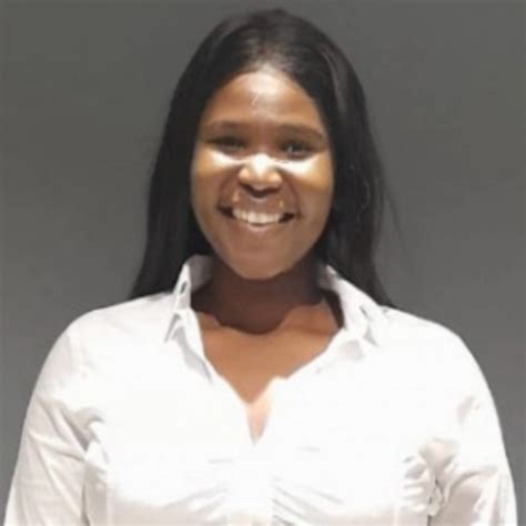 Nozipho - Maths teacher - ₹2378/h