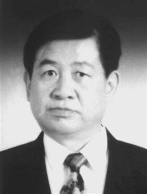 中国农业大学档案和校史馆 知名教授与校友 钟毅