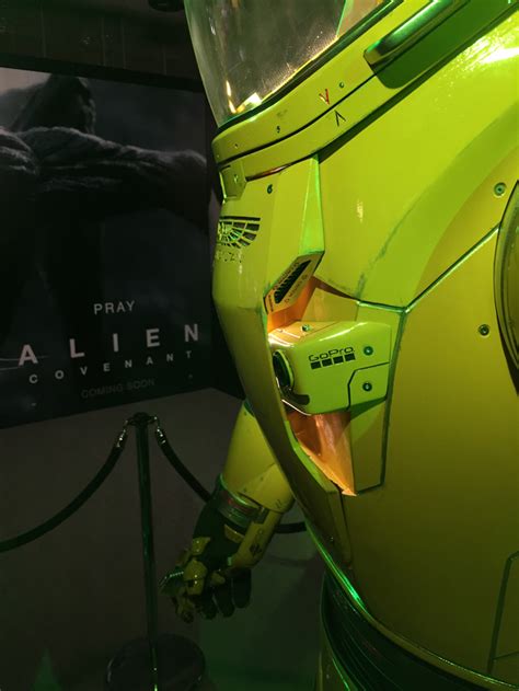 Alien Covenant Outfit 的图像结果