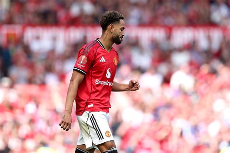 "Wow" - Rio Ferdinand amazed by Matheus Cunha on Man United debut