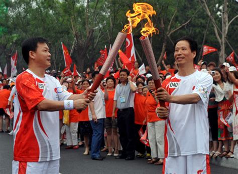 奥运圣火在北京传递_北京周报