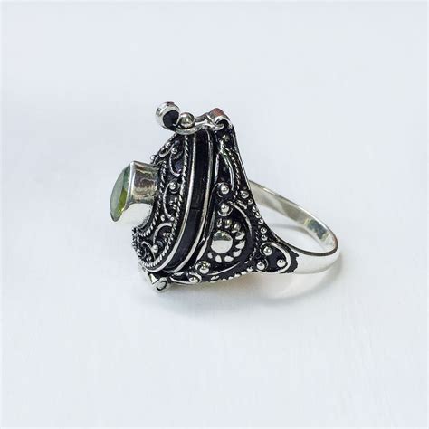 Peridot Teardrop Poison Box Silver Ring – SILBERUH