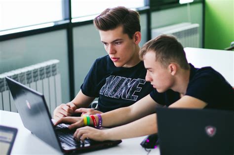 Университет Иннополис запускает бесплатные курсы по JavaScript и Data ...