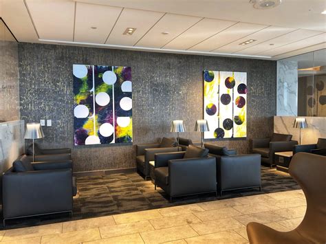 7+ Best Credit Cards for United Flyers in 2023 [Lounges, Upgrades]