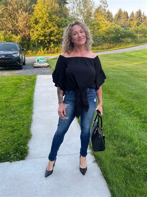 I wanna bend her over and stuff her raw so bad! : r/cougars_and_milfs_sfw