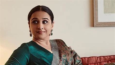 केवल इंडियन आउटफिट पहनने के चलते ट्रोल हुईं विद्या बालन, एक्ट्रेस ने ...