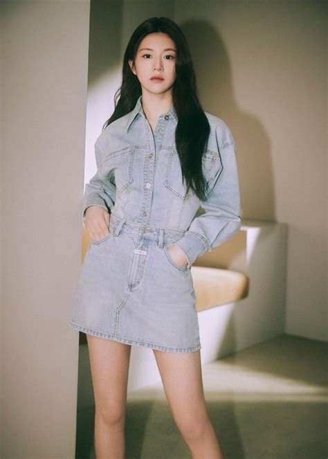 고윤정, 사랑스러운 매력 뽐내는 화보 공개 - 패션서울