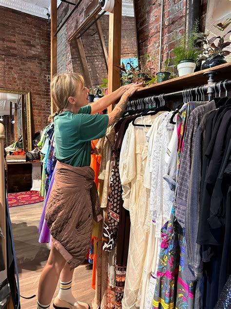 Meet Jenni Lee – CanvasRebel Magazine