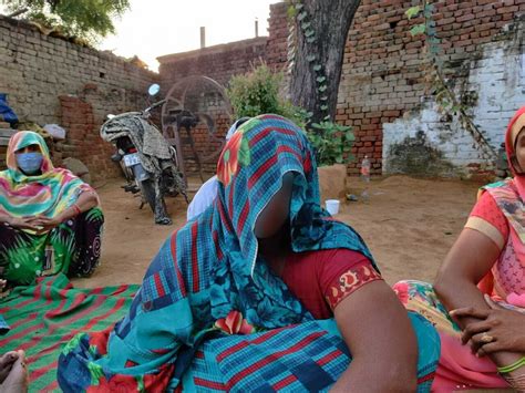 UP Police Locked Us Up, Didn't Allow Us to See Body, Cremated Her at 3 ...