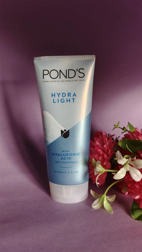 POND'S Hydra Light hyaluronic acid hydrating gel facewash hydrate and ...