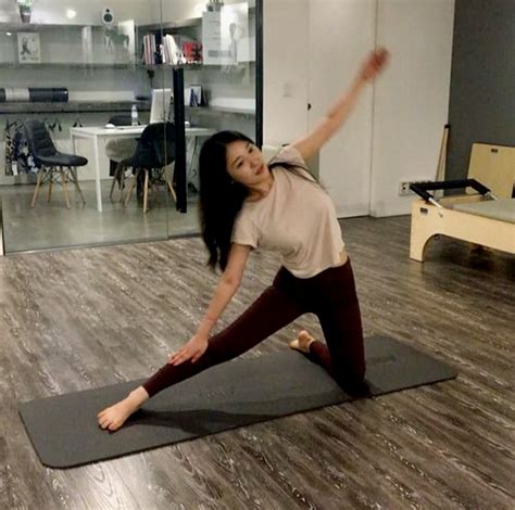 美女做瑜伽系列：韩国健身小姐姐黄雅英告诉我们，好身材是练出来的！ - 哔哩哔哩