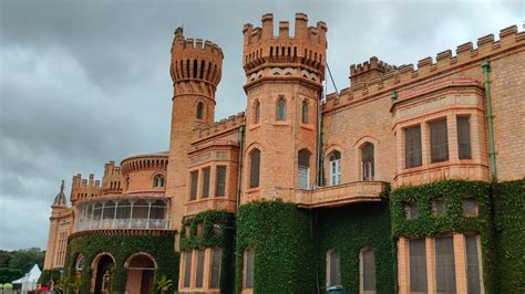 Bengaluru Fort: About, Architecture, Nearby Places, Entry Fee & Timings!