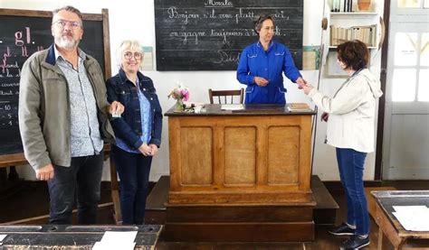 À Saint-Nicolas-du-Pélem, j’ai testé la dictée à la plume au Musée de l ...