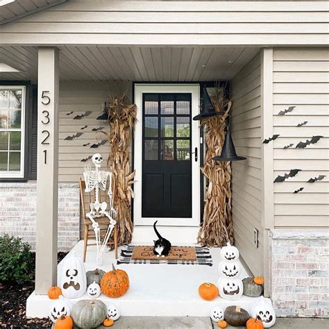 23 Spooktacular Halloween Front Porch Ideas to Delight Trick-or ...