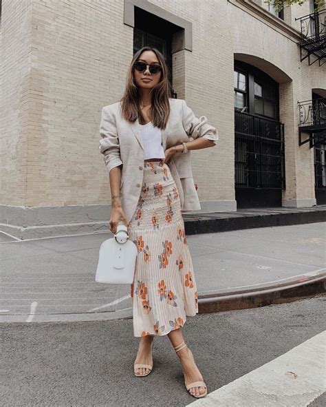 Business-Casual 女生 的图像结果