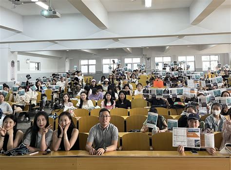 我校举行2018年秋季学期来华留学生（长期生）开学典礼-桂航新闻网