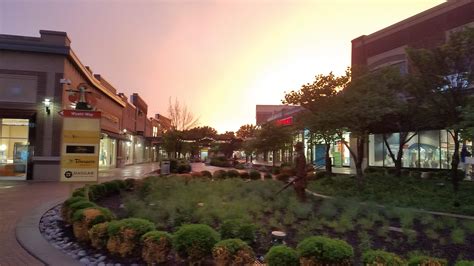 Legends Outlets Kansas City, Kansas City holiday accommodation: holiday ...