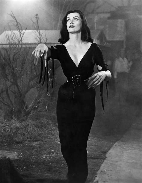 Malia Nurmi as Vampira 1950s Horror Movie Show Host Picture Photo Print ...