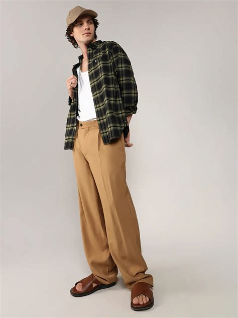 ₹999 | Campus Sutra men's Midnight Black & Sage Green Brushed Buffalo ...