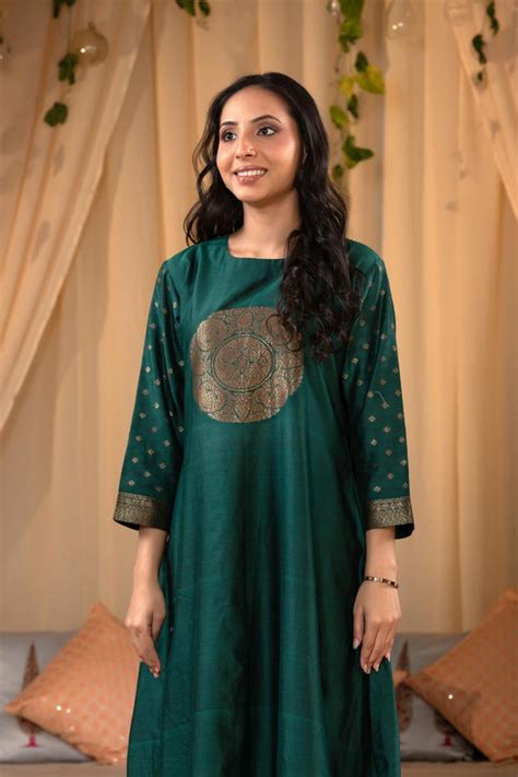 Kurti set for Women: Stylish and Trending Designs – Chinaya Banaras