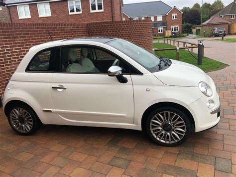 Fiat 500 car for sale white - 1 owner | in Surrey | Gumtree