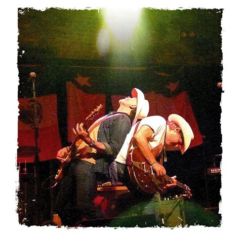 Los Pacaminos feat. Paul Young / MK11 Milton Keynes, MK11 LIVE MUSIC ...