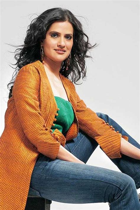 Sona Mohapatra’s Bio, Age, Relationships, Latest Buzz, Photos & Videos