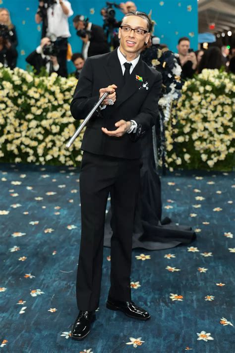 Met Gala 2025 Red Carpet Looks: See Every Celebrity Outfit and Dress ...