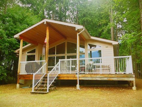 Valhalla Beach Lakefront Hideaway - Cottages for Rent in Silverton ...